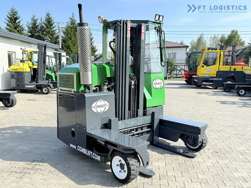 Combilift Combilift C2500 / GAS / TRIPLEX 4900MM / FREE LIFT / ONLY 2446 HOURS / FORK POSITIONER / FULL CABIN / PERFECT CONDITION / Wide r - شاحنة مناولة بأربعة اتجاهات: صورة 5 Combilift Combilift C2500 / GAS / TRIPLEX 4900MM / FREE LIFT / ONLY 2446 HOURS / FORK POSITIONER / FULL CABIN / PERFECT CONDITION / Wide r - شاحنة مناولة بأربعة اتجاهات: صورة 5