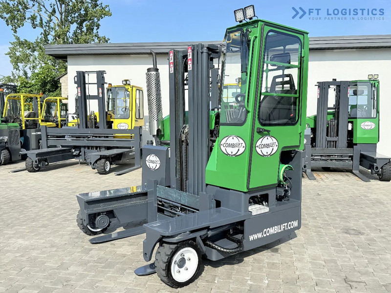 Combilift Combilift C2500 / GAS / TRIPLEX 4900MM / FREE LIFT / ONLY 2446 HOURS / FORK POSITIONER / FULL CABIN / PERFECT CONDITION / Wide r - شاحنة مناولة بأربعة اتجاهات: صورة 2 Combilift Combilift C2500 / GAS / TRIPLEX 4900MM / FREE LIFT / ONLY 2446 HOURS / FORK POSITIONER / FULL CABIN / PERFECT CONDITION / Wide r - شاحنة مناولة بأربعة اتجاهات: صورة 2