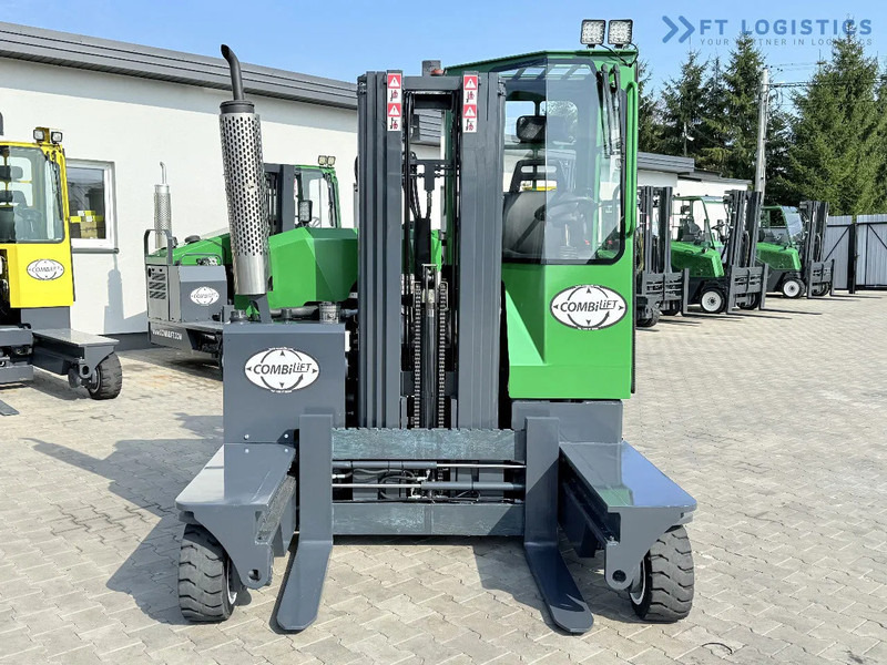 Combilift Combilift C2500 / GAS / TRIPLEX 4900MM / FREE LIFT / ONLY 2446 HOURS / FORK POSITIONER / FULL CABIN / PERFECT CONDITION / Wide r - شاحنة مناولة بأربعة اتجاهات: صورة 4 Combilift Combilift C2500 / GAS / TRIPLEX 4900MM / FREE LIFT / ONLY 2446 HOURS / FORK POSITIONER / FULL CABIN / PERFECT CONDITION / Wide r - شاحنة مناولة بأربعة اتجاهات: صورة 4