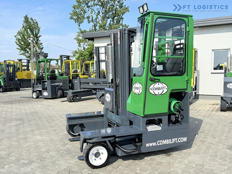 Combilift Combilift C2500 / GAS / TRIPLEX 4900MM / FREE LIFT / ONLY 2446 HOURS / FORK POSITIONER / FULL CABIN / PERFECT CONDITION / Wide r - شاحنة مناولة بأربعة اتجاهات: صورة 3 Combilift Combilift C2500 / GAS / TRIPLEX 4900MM / FREE LIFT / ONLY 2446 HOURS / FORK POSITIONER / FULL CABIN / PERFECT CONDITION / Wide r - شاحنة مناولة بأربعة اتجاهات: صورة 3