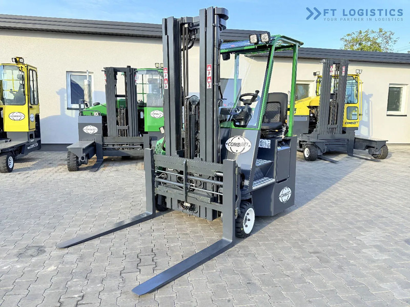 Combilift Combilift C2500CB / TRIPLEX / 5500MM / FREE LIFT / DIESEL / ONLY 3768 MTH / FORK POSITIONER / SIDE SHIFT / NEW TYRES / LIKE NEW - شاحنة مناولة بأربعة اتجاهات: صورة 3 Combilift Combilift C2500CB / TRIPLEX / 5500MM / FREE LIFT / DIESEL / ONLY 3768 MTH / FORK POSITIONER / SIDE SHIFT / NEW TYRES / LIKE NEW - شاحنة مناولة بأربعة اتجاهات: صورة 3