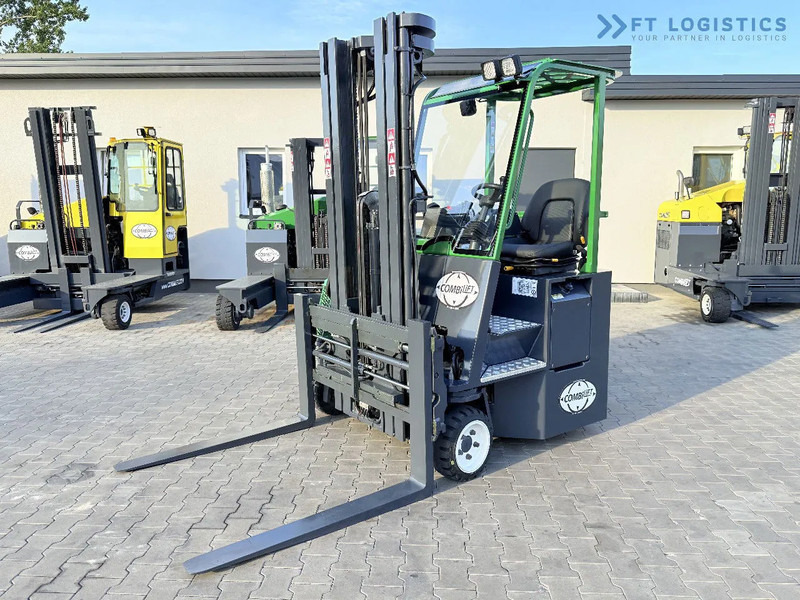 Combilift Combilift C2500CB / TRIPLEX / 5500MM / FREE LIFT / DIESEL / ONLY 3768 MTH / FORK POSITIONER / SIDE SHIFT / NEW TYRES / LIKE NEW - شاحنة مناولة بأربعة اتجاهات: صورة 1 Combilift Combilift C2500CB / TRIPLEX / 5500MM / FREE LIFT / DIESEL / ONLY 3768 MTH / FORK POSITIONER / SIDE SHIFT / NEW TYRES / LIKE NEW - شاحنة مناولة بأربعة اتجاهات: صورة 1