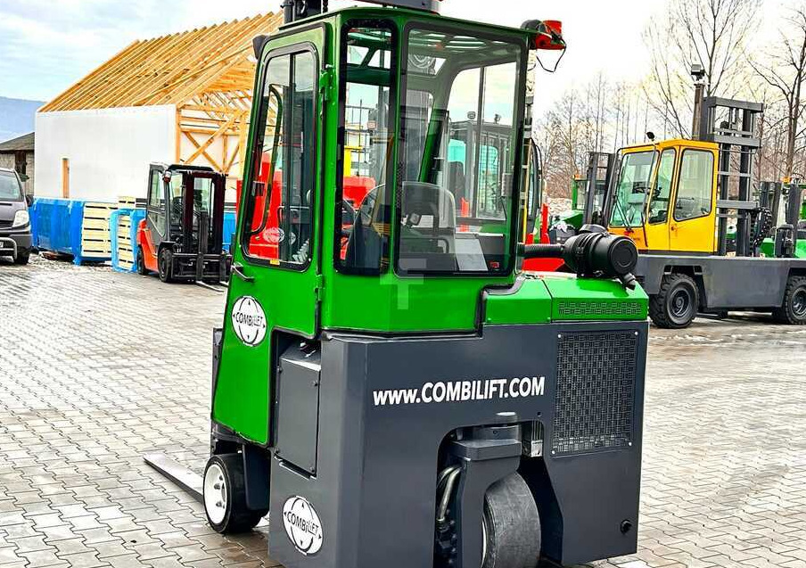 Combilift Combilift C3000CB - DUPLEX 4000mm - Year 2015 - / CABIN - HEATING / ONLY 6546 MTH / EXCELLENT CONDITION / LIKE NEW! - شاحنة مناولة بأربعة اتجاهات: صورة 4 Combilift Combilift C3000CB - DUPLEX 4000mm - Year 2015 - / CABIN - HEATING / ONLY 6546 MTH / EXCELLENT CONDITION / LIKE NEW! - شاحنة مناولة بأربعة اتجاهات: صورة 4