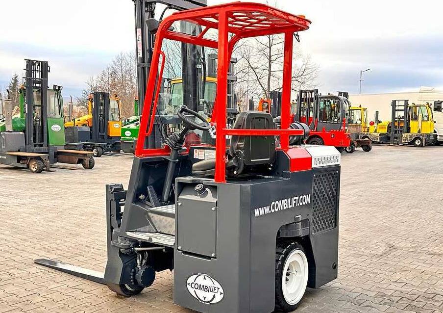Combilift Combilift C3000CB - Duplex 4000mm - Year 2016 / ONLY 2,161 MTH / PERFECT CONDITION / LIKE NEW! - شاحنة مناولة بأربعة اتجاهات: صورة 3 Combilift Combilift C3000CB - Duplex 4000mm - Year 2016 / ONLY 2,161 MTH / PERFECT CONDITION / LIKE NEW! - شاحنة مناولة بأربعة اتجاهات: صورة 3