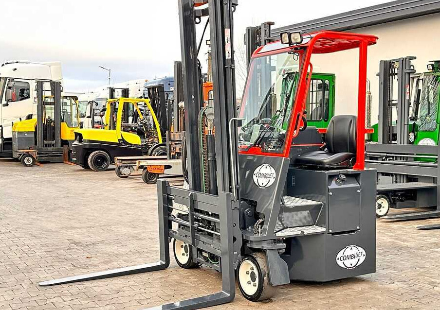 Combilift Combilift C3000CB - Duplex 4000mm - Year 2016 / ONLY 2,161 MTH / PERFECT CONDITION / LIKE NEW! - شاحنة مناولة بأربعة اتجاهات: صورة 1 Combilift Combilift C3000CB - Duplex 4000mm - Year 2016 / ONLY 2,161 MTH / PERFECT CONDITION / LIKE NEW! - شاحنة مناولة بأربعة اتجاهات: صورة 1