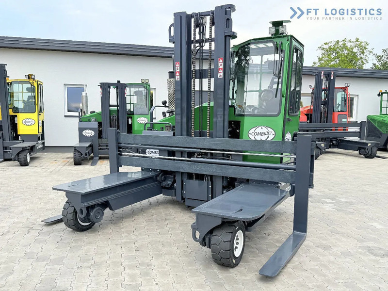 Combilift Combilift C4500 / DIESEL / DUPLEX 4000MM / WIDE FORK POSITIONER / HEATING / FULL CABIN / PERFECT CONDITION / Wide range of four- - شاحنة مناولة بأربعة اتجاهات: صورة 1 Combilift Combilift C4500 / DIESEL / DUPLEX 4000MM / WIDE FORK POSITIONER / HEATING / FULL CABIN / PERFECT CONDITION / Wide range of four- - شاحنة مناولة بأربعة اتجاهات: صورة 1