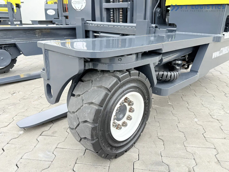 Combilift Combilift FOUR-WAY / MULTI-DIRECTIONAL FORKLIFT C4000 / GAS / DUPLEX 4600MM / ONLY 5614 OPERATING HOURS / FORK POSITIONER / FULL - شاحنة مناولة بأربعة اتجاهات: صورة 4 Combilift Combilift FOUR-WAY / MULTI-DIRECTIONAL FORKLIFT C4000 / GAS / DUPLEX 4600MM / ONLY 5614 OPERATING HOURS / FORK POSITIONER / FULL - شاحنة مناولة بأربعة اتجاهات: صورة 4