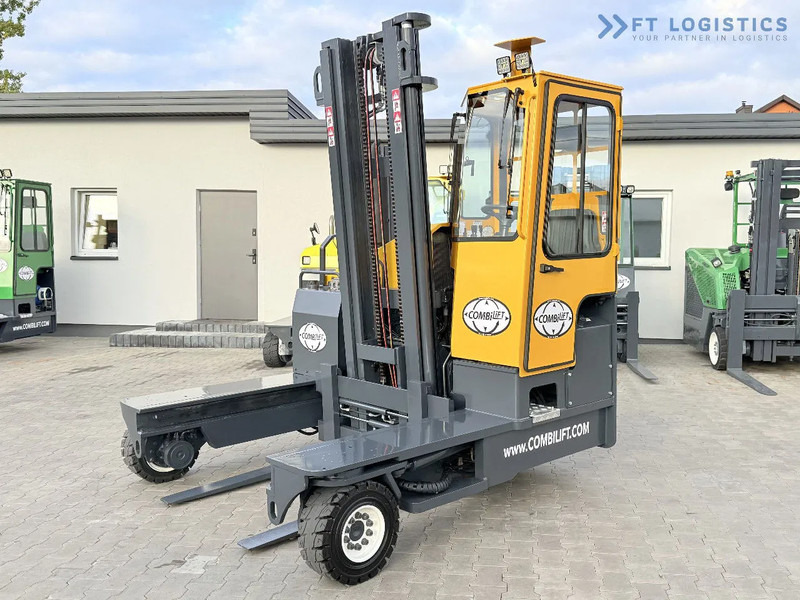 Combilift Combilift FOUR-WAY – MULTI-DIRECTIONAL FORKLIFT / COMBILIFT C4000 / DIESEL / DUPLEX 4100MM / FORK POSITIONER / FULL HEATED CABIN - شاحنة مناولة بأربعة اتجاهات: صورة 1 Combilift Combilift FOUR-WAY – MULTI-DIRECTIONAL FORKLIFT / COMBILIFT C4000 / DIESEL / DUPLEX 4100MM / FORK POSITIONER / FULL HEATED CABIN - شاحنة مناولة بأربعة اتجاهات: صورة 1