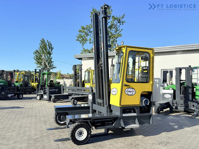 Combilift FOUR-WAY MULTIDIRECTIONAL FORKLIFT C5000 / GAS / TRIPLEX 6000MM / ONLY 4263 HOURS / FORK POSITIONER / EXCELLENT CONDITION / Wide - شاحنة مناولة بأربعة اتجاهات: صورة 3 Combilift FOUR-WAY MULTIDIRECTIONAL FORKLIFT C5000 / GAS / TRIPLEX 6000MM / ONLY 4263 HOURS / FORK POSITIONER / EXCELLENT CONDITION / Wide - شاحنة مناولة بأربعة اتجاهات: صورة 3