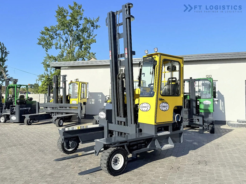 Combilift FOUR-WAY MULTIDIRECTIONAL FORKLIFT C5000 / GAS / TRIPLEX 6000MM / ONLY 4263 HOURS / FORK POSITIONER / EXCELLENT CONDITION / Wide - شاحنة مناولة بأربعة اتجاهات: صورة 2 Combilift FOUR-WAY MULTIDIRECTIONAL FORKLIFT C5000 / GAS / TRIPLEX 6000MM / ONLY 4263 HOURS / FORK POSITIONER / EXCELLENT CONDITION / Wide - شاحنة مناولة بأربعة اتجاهات: صورة 2