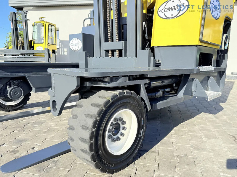 Combilift FOUR-WAY MULTIDIRECTIONAL FORKLIFT C5000 / GAS / TRIPLEX 6000MM / ONLY 4263 HOURS / FORK POSITIONER / EXCELLENT CONDITION / Wide - شاحنة مناولة بأربعة اتجاهات: صورة 4 Combilift FOUR-WAY MULTIDIRECTIONAL FORKLIFT C5000 / GAS / TRIPLEX 6000MM / ONLY 4263 HOURS / FORK POSITIONER / EXCELLENT CONDITION / Wide - شاحنة مناولة بأربعة اتجاهات: صورة 4