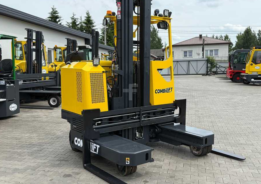 Combilift MR / ELECTRIC / TRIPLEX – 6000MM / FULL FREE LIFT / WIDE POSITIONER / FORK SIDESHIFT / ONLY 1400 HOURS / LIKE NEW - شاحنة مناولة بأربعة اتجاهات: صورة 3 Combilift MR / ELECTRIC / TRIPLEX – 6000MM / FULL FREE LIFT / WIDE POSITIONER / FORK SIDESHIFT / ONLY 1400 HOURS / LIKE NEW - شاحنة مناولة بأربعة اتجاهات: صورة 3