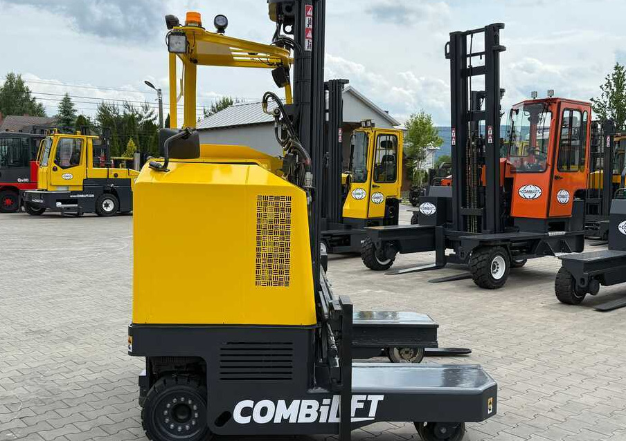 Combilift MR / ELECTRIC / TRIPLEX – 6000MM / FULL FREE LIFT / WIDE POSITIONER / FORK SIDESHIFT / ONLY 1400 HOURS / LIKE NEW - شاحنة مناولة بأربعة اتجاهات: صورة 4 Combilift MR / ELECTRIC / TRIPLEX – 6000MM / FULL FREE LIFT / WIDE POSITIONER / FORK SIDESHIFT / ONLY 1400 HOURS / LIKE NEW - شاحنة مناولة بأربعة اتجاهات: صورة 4