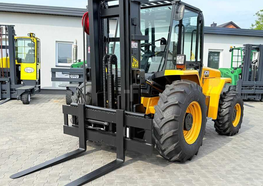 JCB 940 / DIESEL / TRIPLEX 4500MM / FORK POSITIONER / FORK SIDESHIFT / 4T / NEW TYRES / LIKE NEW - رافعة شوكية للأرض الوعرة: صورة 3 JCB 940 / DIESEL / TRIPLEX 4500MM / FORK POSITIONER / FORK SIDESHIFT / 4T / NEW TYRES / LIKE NEW - رافعة شوكية للأرض الوعرة: صورة 3