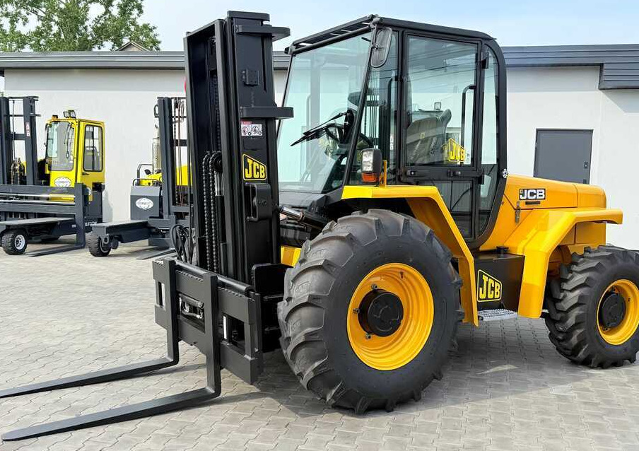 JCB 940 / DIESEL / TRIPLEX 4500MM / FORK POSITIONER / FORK SIDESHIFT / 4T / NEW TYRES / LIKE NEW - رافعة شوكية للأرض الوعرة: صورة 2 JCB 940 / DIESEL / TRIPLEX 4500MM / FORK POSITIONER / FORK SIDESHIFT / 4T / NEW TYRES / LIKE NEW - رافعة شوكية للأرض الوعرة: صورة 2