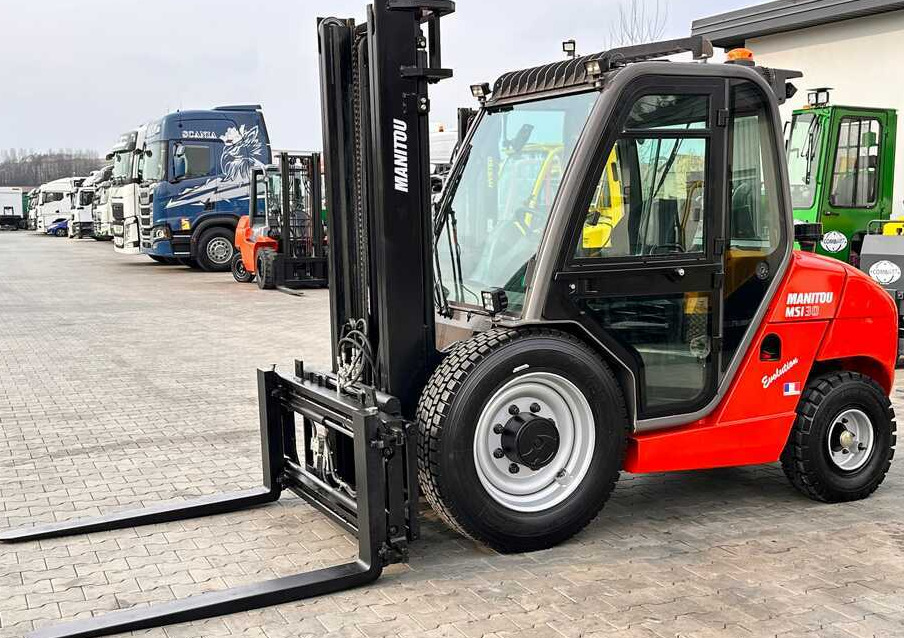 Manitou MSI30 / DIESEL / DUPLEX / 3400MM / CABIN / FORK POSITIONER / SIDE SHIFT / LIKE NEW - رافعة شوكية للأرض الوعرة: صورة 1 Manitou MSI30 / DIESEL / DUPLEX / 3400MM / CABIN / FORK POSITIONER / SIDE SHIFT / LIKE NEW - رافعة شوكية للأرض الوعرة: صورة 1