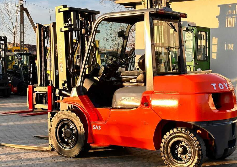 Toyota 42-4FD40 / DIESEL / 4500KG / DUPLEX / FORKS 1400MM / WELL-MAINTAINED - رافعة شوكية ديزل: صورة 5 Toyota 42-4FD40 / DIESEL / 4500KG / DUPLEX / FORKS 1400MM / WELL-MAINTAINED - رافعة شوكية ديزل: صورة 5