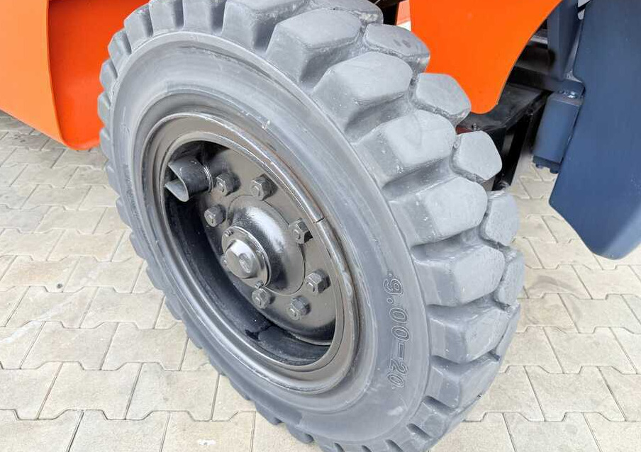 Toyota 60-5FD80 / DIESEL / DUPLEX - 4500MM / NEW TYRES / HEATED CABIN / 8 TON / UDT / EXCELLENT CONDITION - رافعة شوكية ديزل: صورة 5 Toyota 60-5FD80 / DIESEL / DUPLEX - 4500MM / NEW TYRES / HEATED CABIN / 8 TON / UDT / EXCELLENT CONDITION - رافعة شوكية ديزل: صورة 5