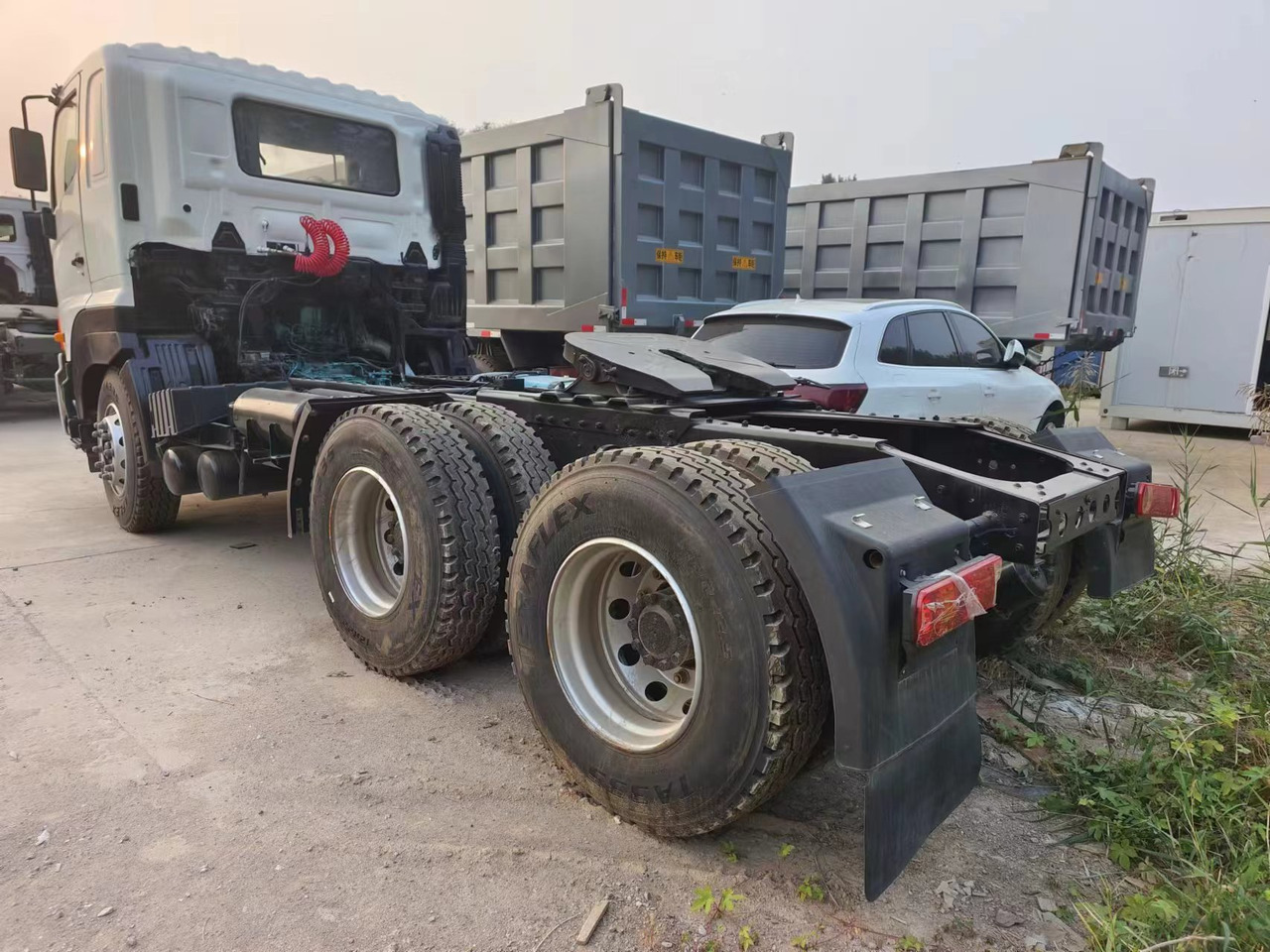 HINO HINO 700 - وحدة جر: صورة 1 HINO HINO 700 - وحدة جر: صورة 1