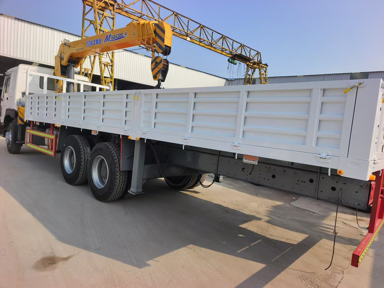 HOWO,XCMG HOWO 375,XCMG MSQS300-4 12 tons - شاحنة صهريج: صورة 2 HOWO,XCMG HOWO 375,XCMG MSQS300-4 12 tons - شاحنة صهريج: صورة 2