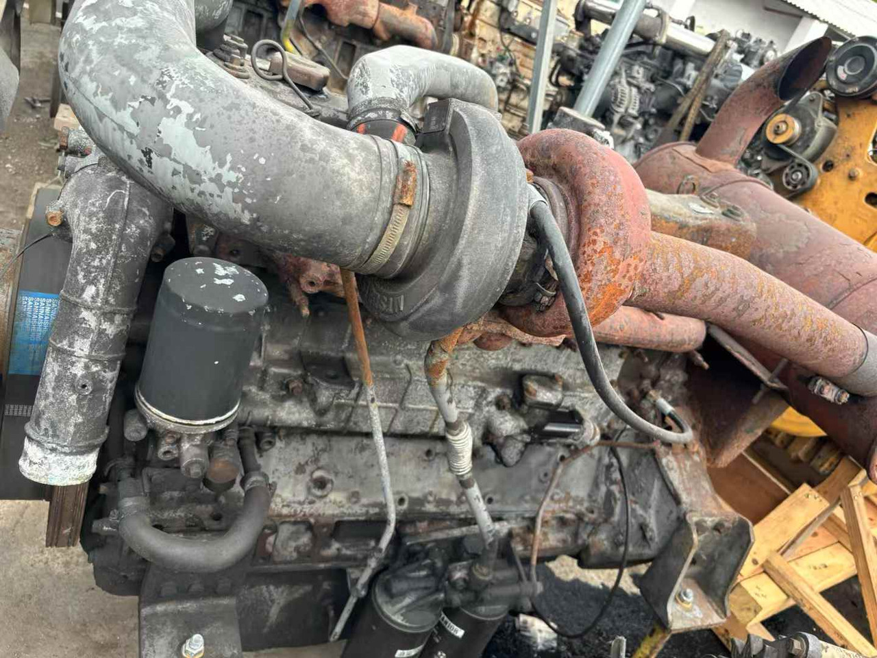 ISUZU 6SD1 - محرك - حفارة: صورة 1 ISUZU 6SD1 - محرك - حفارة: صورة 1