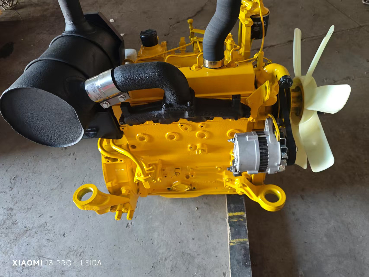 KOMATSU 4D95LE - محرك - حفارة: صورة 2 KOMATSU 4D95LE - محرك - حفارة: صورة 2
