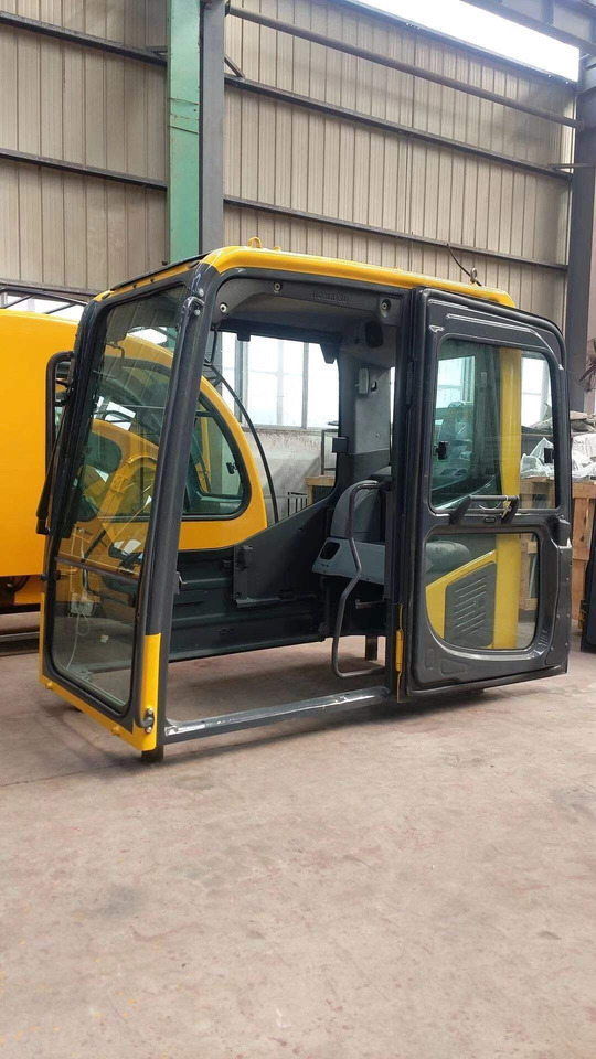 KOMATSU PC 210-8 - كابينة - حفارة: صورة 1 KOMATSU PC 210-8 - كابينة - حفارة: صورة 1