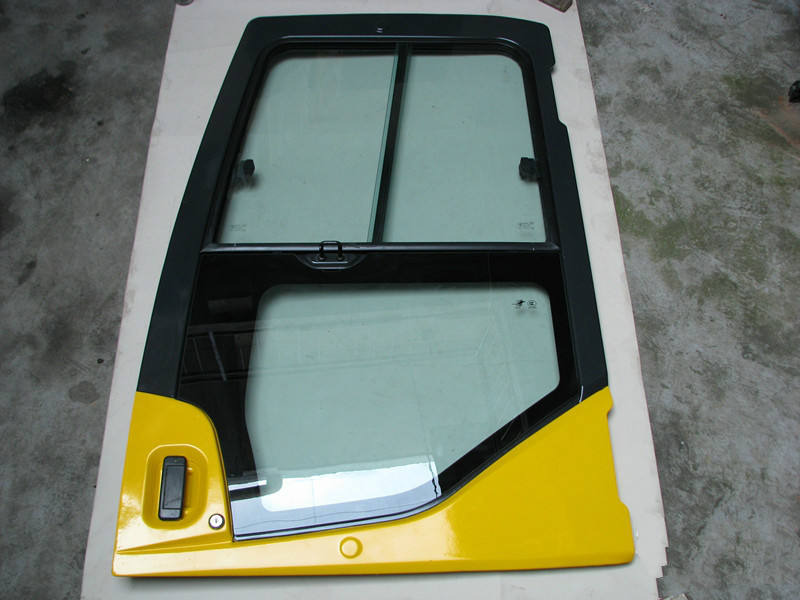 KOMATSU PC40 PC50MR-2 PC60 - كابينة - حفارة: صورة 3 KOMATSU PC40 PC50MR-2 PC60 - كابينة - حفارة: صورة 3