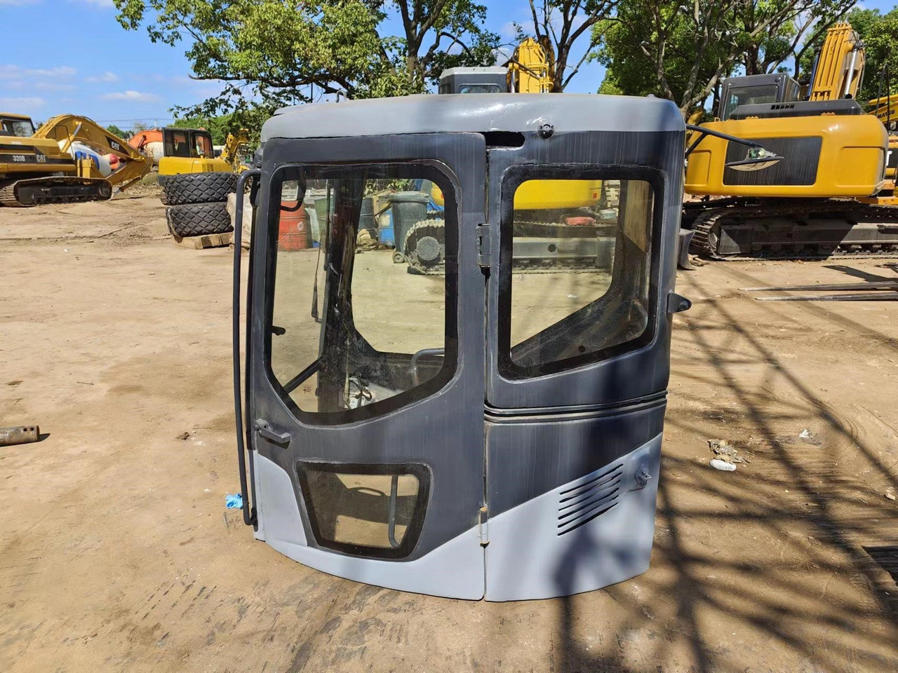 KOMATSU PC78US-6 - كابينة - حفارة: صورة 2 KOMATSU PC78US-6 - كابينة - حفارة: صورة 2