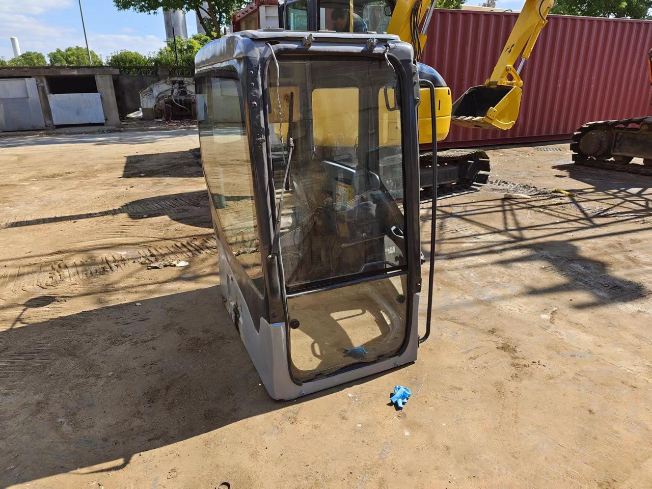 KOMATSU PC78US-6 - كابينة - حفارة: صورة 3 KOMATSU PC78US-6 - كابينة - حفارة: صورة 3