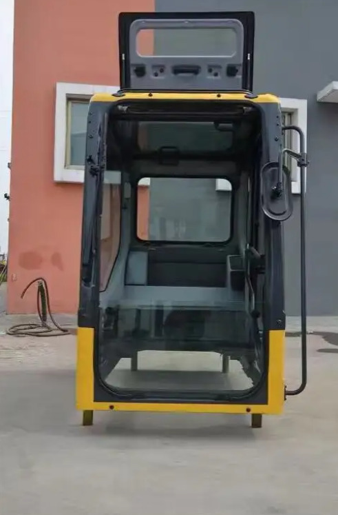 KOMATSU pc200-7 - كابينة - حفارة: صورة 2 KOMATSU pc200-7 - كابينة - حفارة: صورة 2
