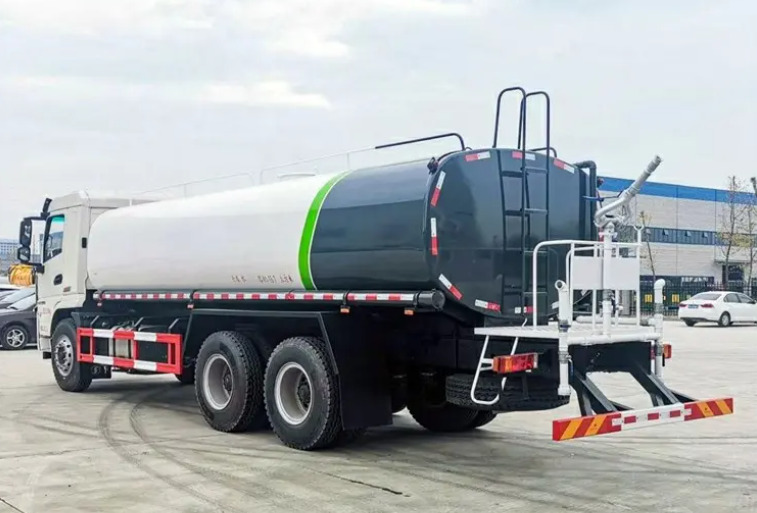 SHACMAN SHACMAN H3000 20 cubic meters tanker - شاحنة صهريج: صورة 4 SHACMAN SHACMAN H3000 20 cubic meters tanker - شاحنة صهريج: صورة 4