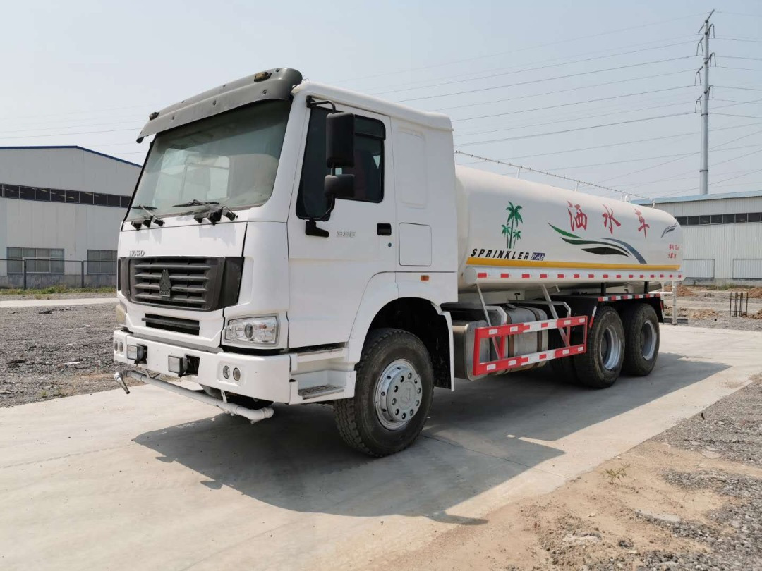 SINOTRUK 20 cubic meters tank - شاحنة صهريج: صورة 3 SINOTRUK 20 cubic meters tank - شاحنة صهريج: صورة 3