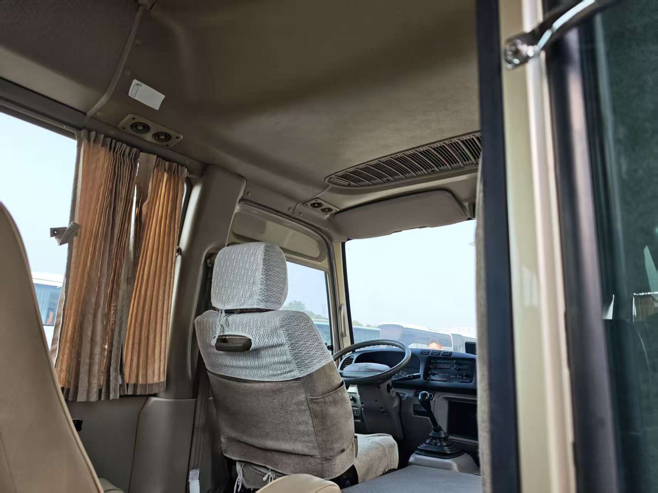 TOYOTA COASTER 23 seats - مركبة كوتش: صورة 3 TOYOTA COASTER 23 seats - مركبة كوتش: صورة 3