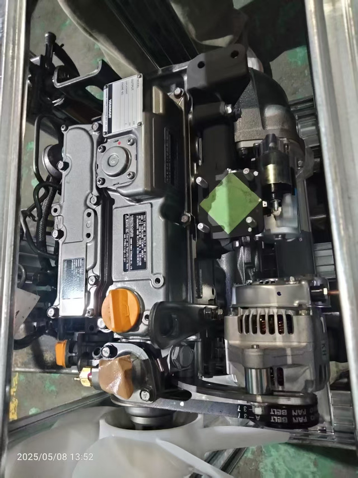 YANMAR 3TNV76 - محرك - حفارة: صورة 1 YANMAR 3TNV76 - محرك - حفارة: صورة 1
