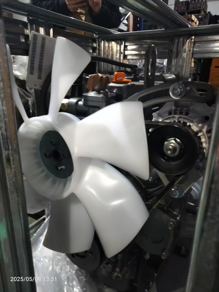 YANMAR 3TNV76 - محرك - حفارة: صورة 1 YANMAR 3TNV76 - محرك - حفارة: صورة 1