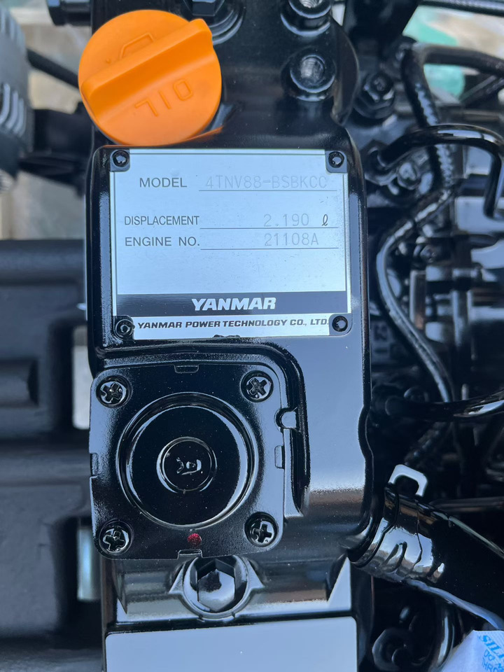YANMAR 4TNV88 - محرك - حفارة: صورة 2 YANMAR 4TNV88 - محرك - حفارة: صورة 2