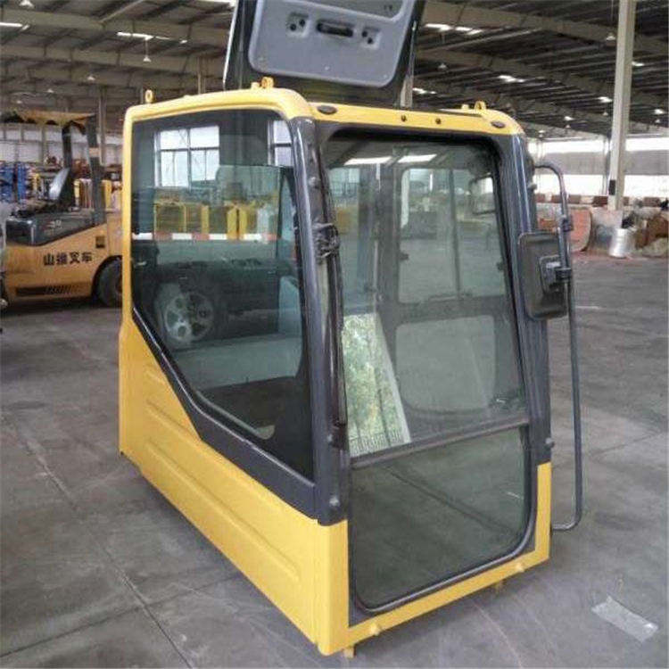 Komatsu PC130-7 PC110-7 PC120-7 PC200-7 - كابينة - حفارة: صورة 1 Komatsu PC130-7 PC110-7 PC120-7 PC200-7 - كابينة - حفارة: صورة 1