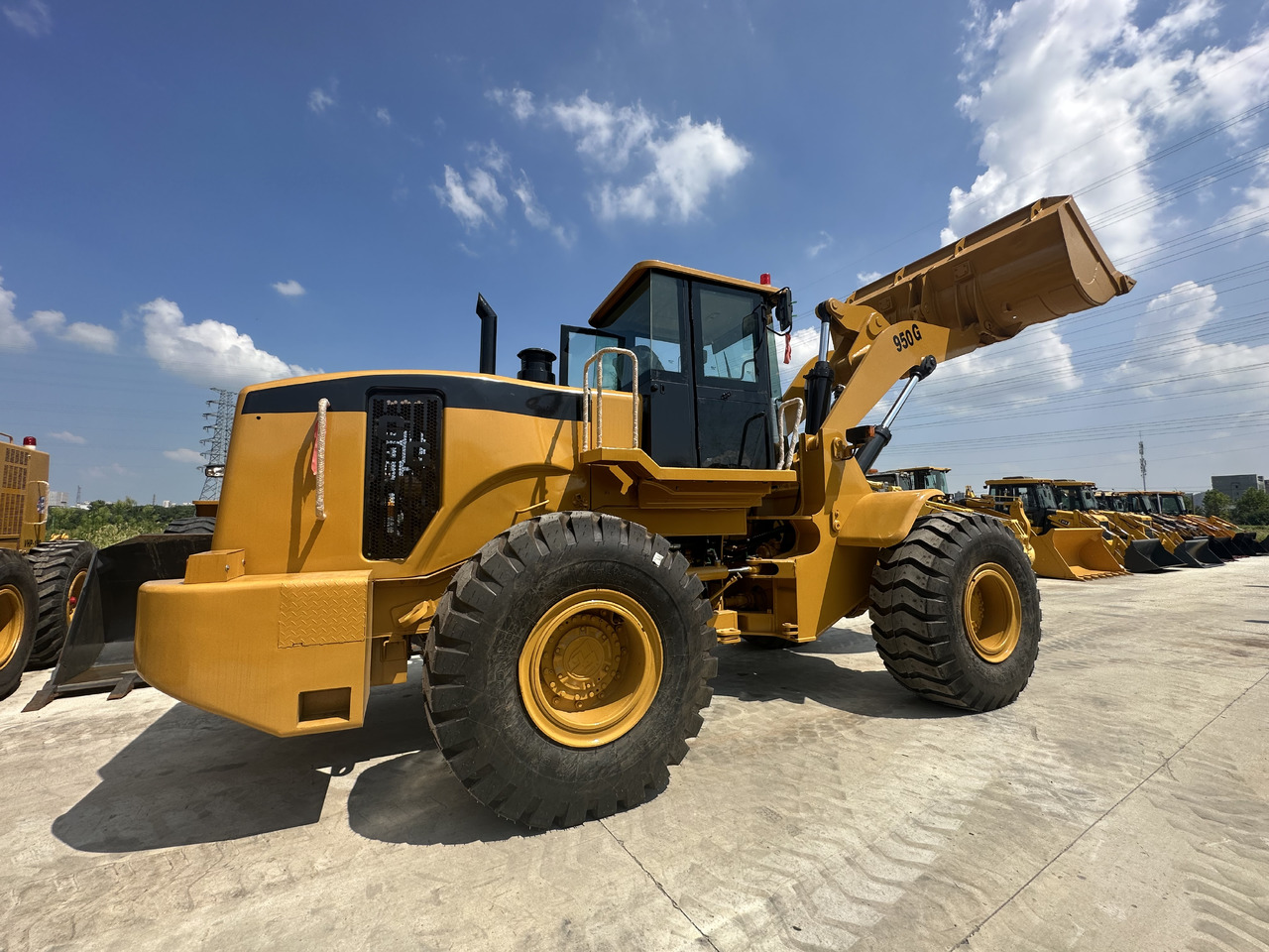 BACKHOE LOADER Used High Quality CAT 950G Wheel Loader on Hot Sale CAT in Stock for Sale - آلات البناء: صورة 1 BACKHOE LOADER Used High Quality CAT 950G Wheel Loader on Hot Sale CAT in Stock for Sale - آلات البناء: صورة 1