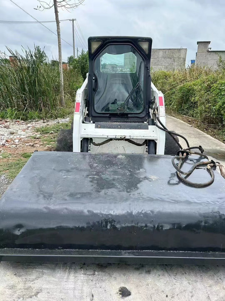 BOBCAT Second-hand Excellent Skidsteer Bobcat S160 - شيول صغير: صورة 5 BOBCAT Second-hand Excellent Skidsteer Bobcat S160 - شيول صغير: صورة 5