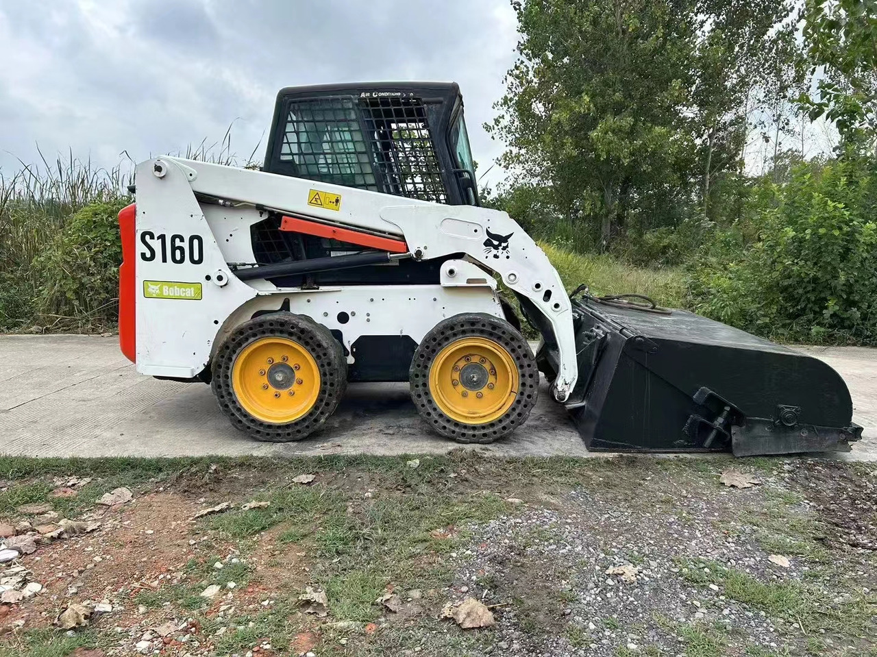 BOBCAT Second-hand Excellent Skidsteer Bobcat S160 - شيول صغير: صورة 2 BOBCAT Second-hand Excellent Skidsteer Bobcat S160 - شيول صغير: صورة 2