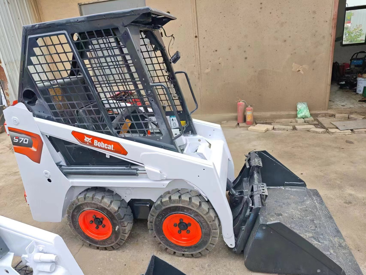 BOBCAT used bobcat s70 hotsale high quality - آلات البناء: صورة 2 BOBCAT used bobcat s70 hotsale high quality - آلات البناء: صورة 2