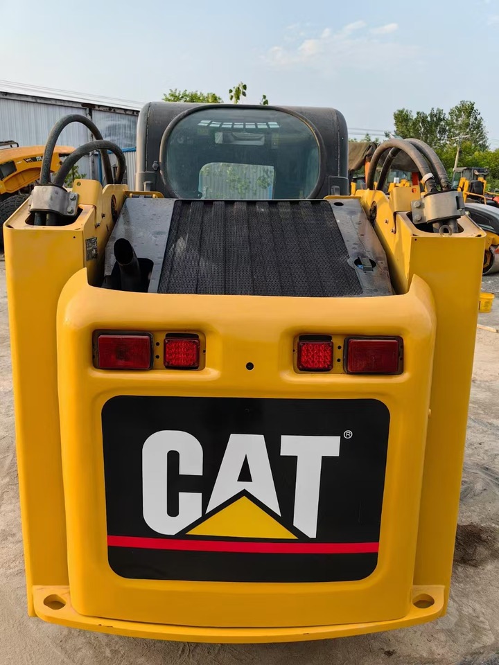 CATERPILLAR used skid-steer CAT246C high quality - شيول صغير: صورة 4 CATERPILLAR used skid-steer CAT246C high quality - شيول صغير: صورة 4