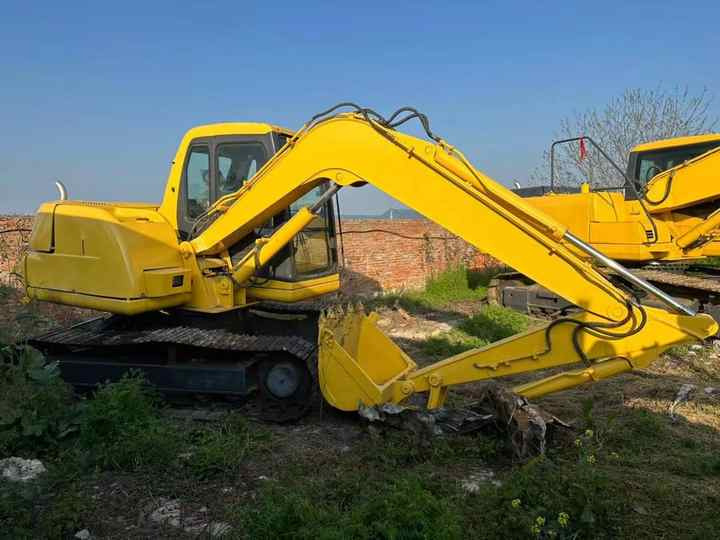 Cheap Used Komatsu PC60-7 Crawler Excavator with High Efficiency Used Heavy Machinery Komatsu P60-7 Digger Cheap for Sale - حفار زحاف: صورة 5 Cheap Used Komatsu PC60-7 Crawler Excavator with High Efficiency Used Heavy Machinery Komatsu P60-7 Digger Cheap for Sale - حفار زحاف: صورة 5