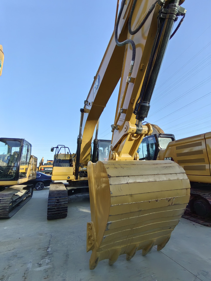 EXCAVATOR Used Cat 330GC Excavator: Unleash Unmatched Power and Precision for All Your Construction Endeavors.Low Price and Good Quality - حفار زحاف: صورة 2 EXCAVATOR Used Cat 330GC Excavator: Unleash Unmatched Power and Precision for All Your Construction Endeavors.Low Price and Good Quality - حفار زحاف: صورة 2