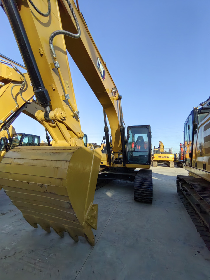 EXCAVATOR Used Cat 330GC Excavator: Unleash Unmatched Power and Precision for All Your Construction Endeavors.Low Price and Good Quality - حفار زحاف: صورة 3 EXCAVATOR Used Cat 330GC Excavator: Unleash Unmatched Power and Precision for All Your Construction Endeavors.Low Price and Good Quality - حفار زحاف: صورة 3