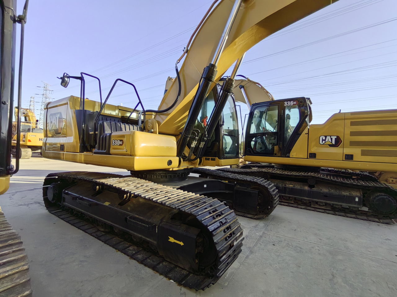 EXCAVATOR Used Cat 330GC Excavator: Unleash Unmatched Power and Precision for All Your Construction Endeavors.Low Price and Good Quality - حفار زحاف: صورة 1 EXCAVATOR Used Cat 330GC Excavator: Unleash Unmatched Power and Precision for All Your Construction Endeavors.Low Price and Good Quality - حفار زحاف: صورة 1