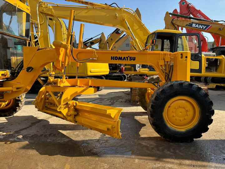 Excellent Condition Hot Selling Used Grader Komatsu GD511 for Sale in Hefei City Good Quality Cheap Price Good Condition - ممهدة: صورة 5 Excellent Condition Hot Selling Used Grader Komatsu GD511 for Sale in Hefei City Good Quality Cheap Price Good Condition - ممهدة: صورة 5
