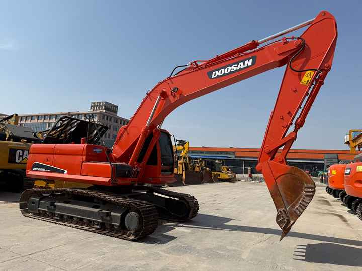 Heavy-Duty Doosan DX225LC-9C Excavator for Mining & Construction - Well-Maintained, Warranty Included - حفار زحاف: صورة 2 Heavy-Duty Doosan DX225LC-9C Excavator for Mining & Construction - Well-Maintained, Warranty Included - حفار زحاف: صورة 2