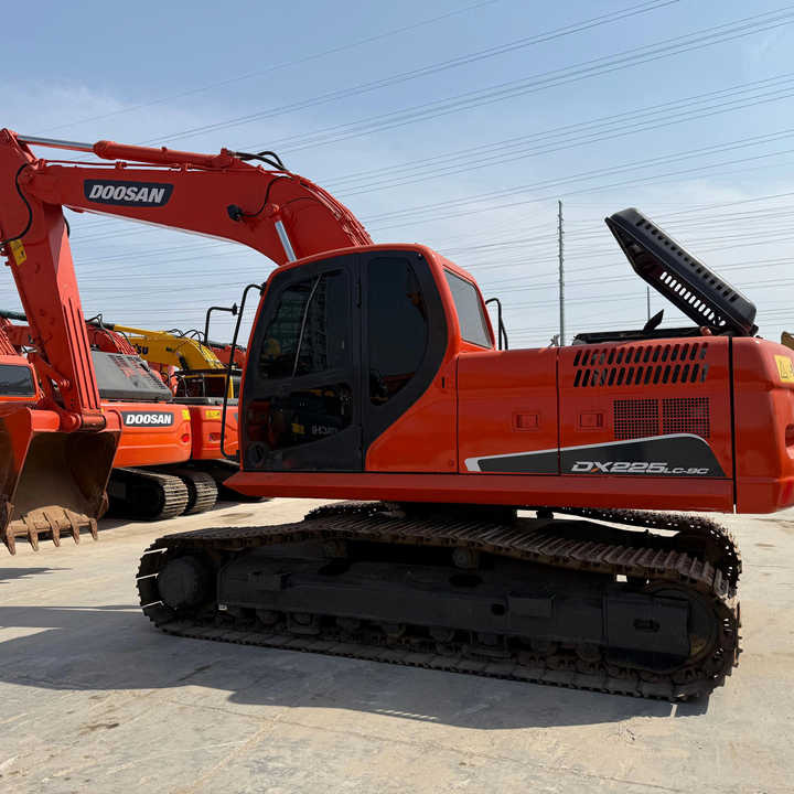 Heavy-Duty Doosan DX225LC-9C Excavator for Mining & Construction - Well-Maintained, Warranty Included - حفار زحاف: صورة 1 Heavy-Duty Doosan DX225LC-9C Excavator for Mining & Construction - Well-Maintained, Warranty Included - حفار زحاف: صورة 1